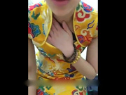 極品旗袍F奶女神脫掉衣服露出大奶超正超大很嫩 好想艹啊