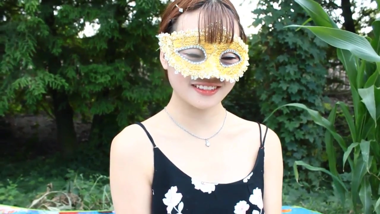 白嫩系美少女苏晴和大鸡巴网友玉米地啪啪穿着黑丝干出白浆