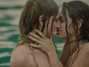 Vixen呈献：火辣人妻与房产“精”纪