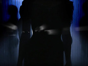 气质美少妇看到人妖大鸡巴惊讶后伸舌头舔吸