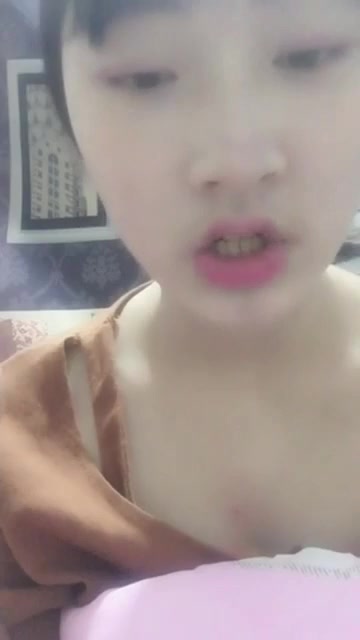 长的挺清纯的妹子直播抠逼大秀逼逼还挺嫩不要错过