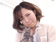 穿上制服奉仕！讓您爽到爆！！～波形莫內