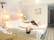 约操短裙马尾外围跪地按着头插嘴站立后入骑乘