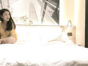 小宝寻花黄衣甜美妹子啪啪舌吻蹲着口交互摸骑乘后入抽插