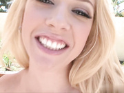 Kagney尽了最大的努力去喝一大杯Whitezilla！