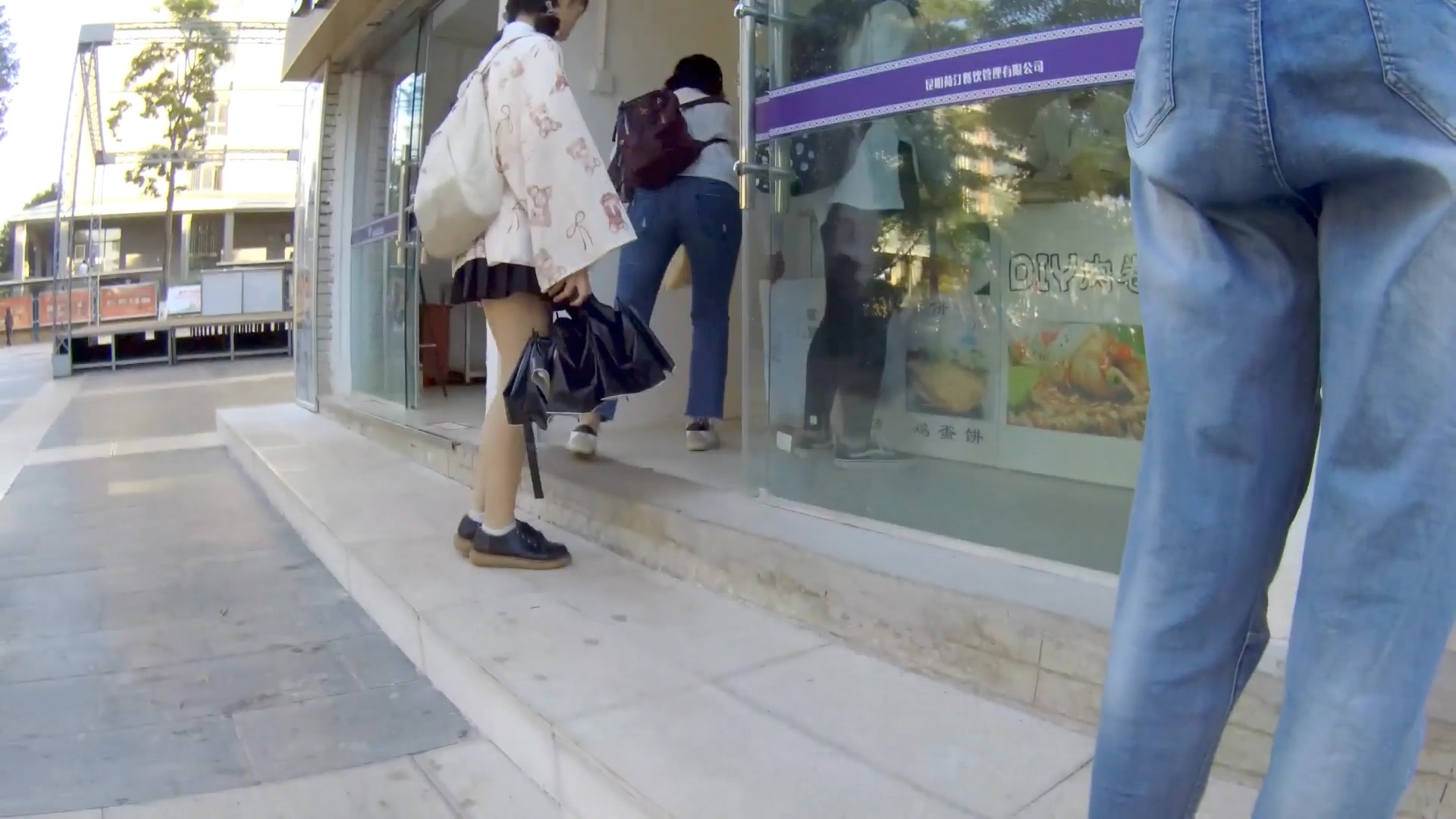 【全網推薦】2019年度極品高清抄底-大學校園兩個綠內內小妹,卡哇伊裝扮貌似日本妞 精彩資源值得收藏～原版高清