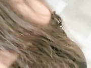 丝袜美腿嫩妹蹲立抠弄深喉高潮不断