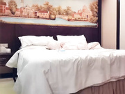 约眼镜妹子啪啪翘起屁股避开内裤摸逼口交骑坐