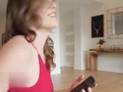 埃拉·诺瓦向她的荡妇朋友展示完美大鸡巴