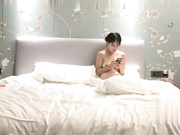 性感小姐姐酒店掏出鸡巴坐上去起伏娇吟好销魂